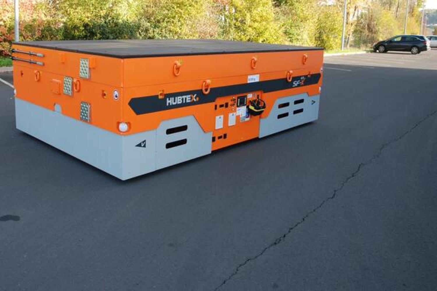 HUBTEX SFX zware platformwagen op buitenterrein voor industriële transporttoepassingen