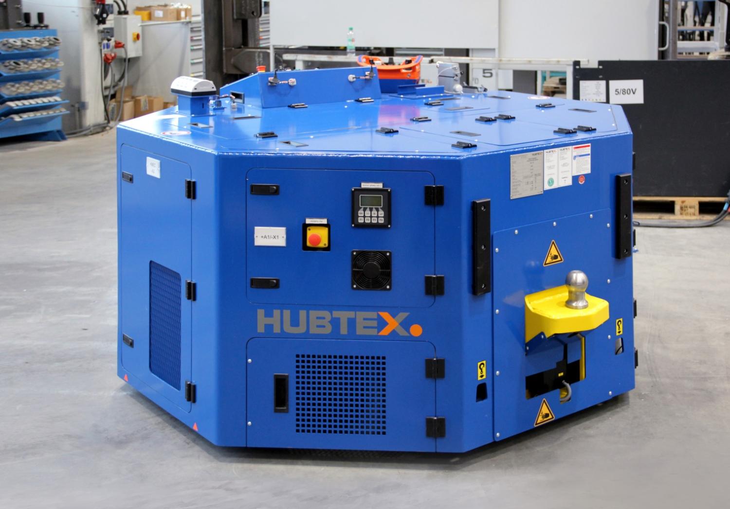 HUBTEX werkplatform voor onderhoud aan vliegtuig op hoogte