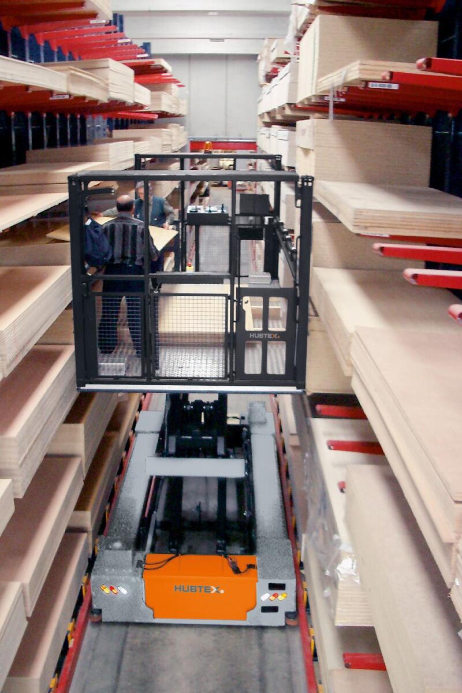 HUBTEX EZK orderpicker voor tweezijdig orderpicken in smalle magazijngangen