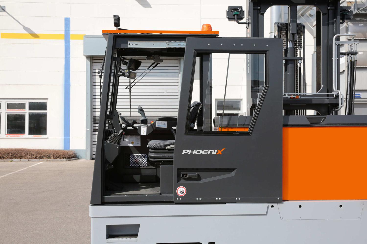 HUBTEX PHOENIX meerwegheftruck cabine met ergonomische bestuurdersplek