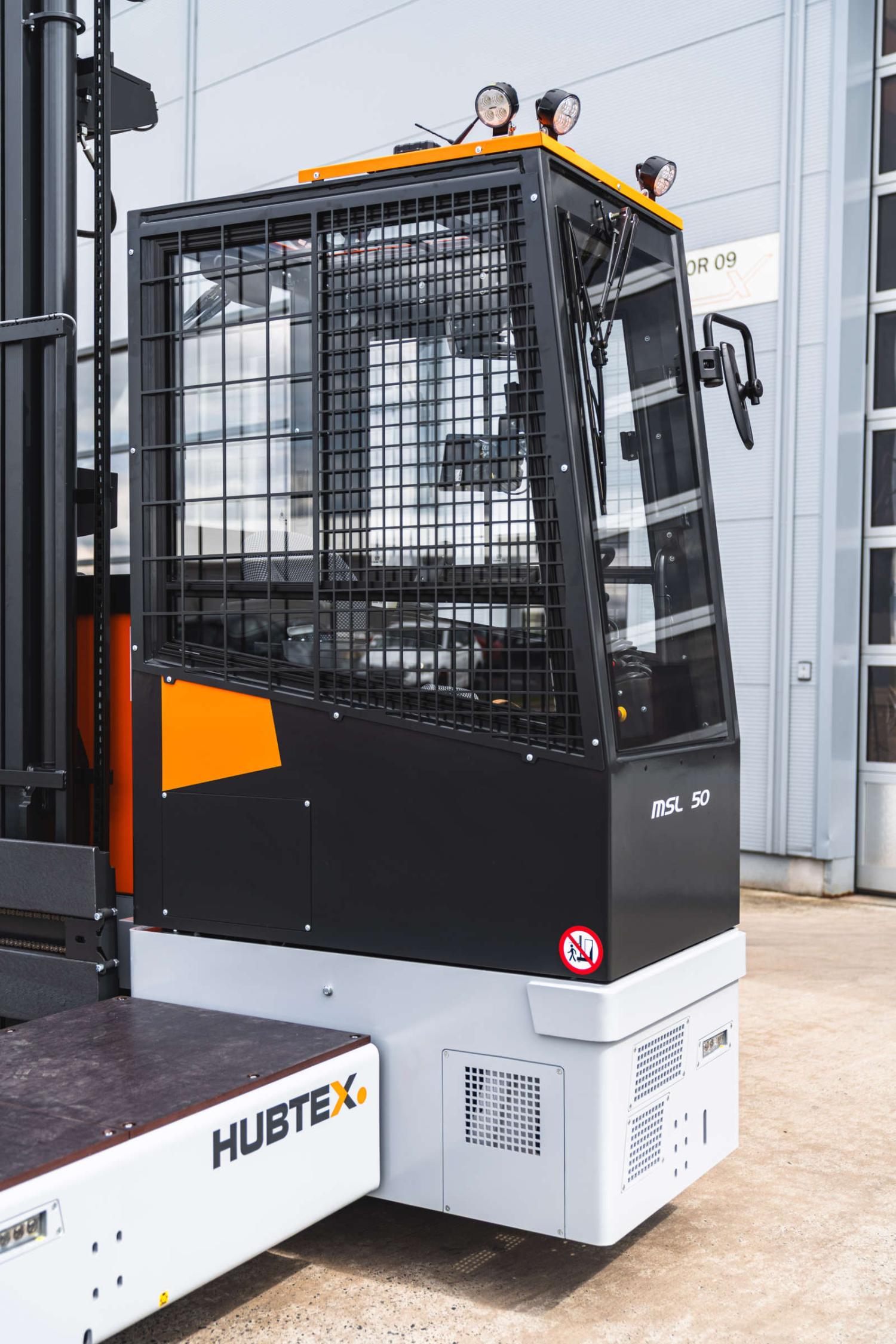HUBTEX MSL 50 cabine met beschermrooster en veiligheidsverlichting