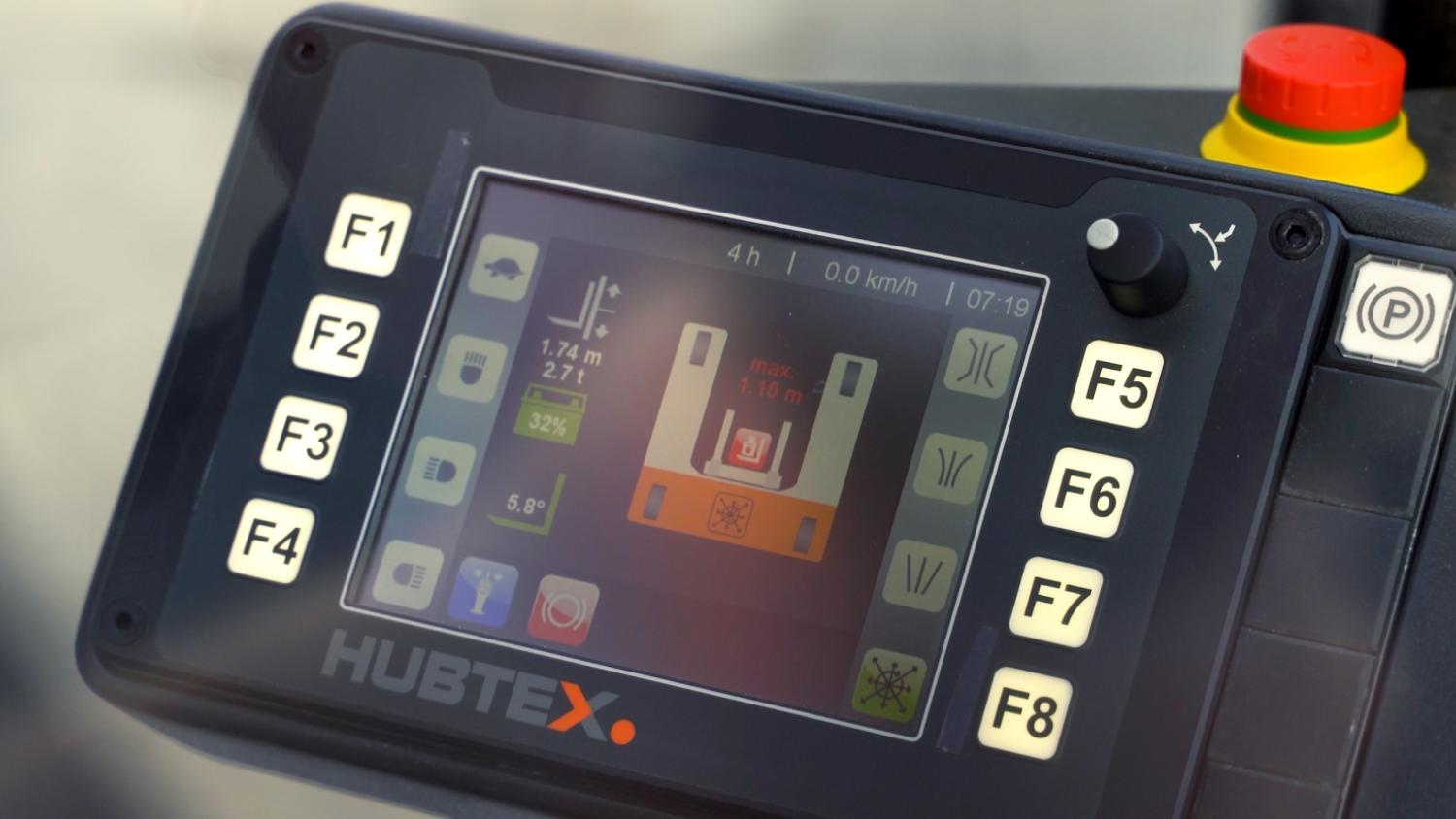 HUBTEX heftruck display met lastmomentbewaking en veiligheidsinformatie op scherm