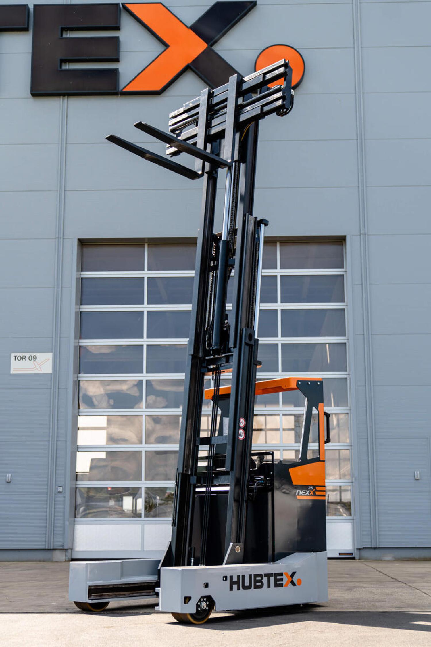 Hefmast van HUBTEX NexX meerweg-reachtruck voor nauwkeurig stapelen van goederen