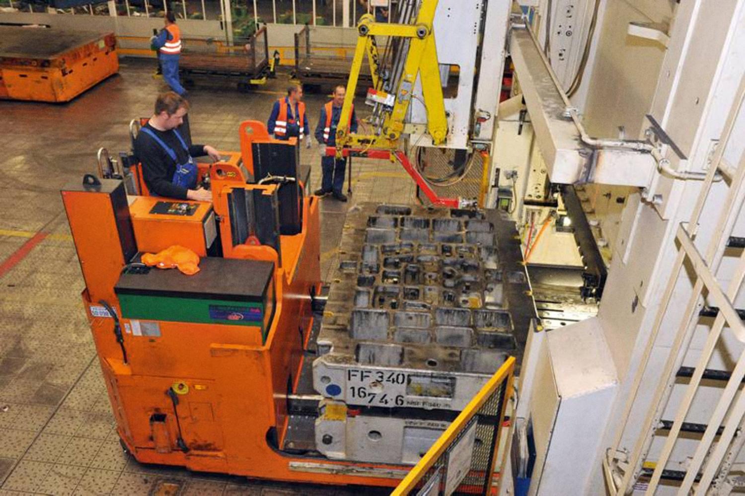 HUBTEX systeem voor handling en wisselen van zware gereedschappen